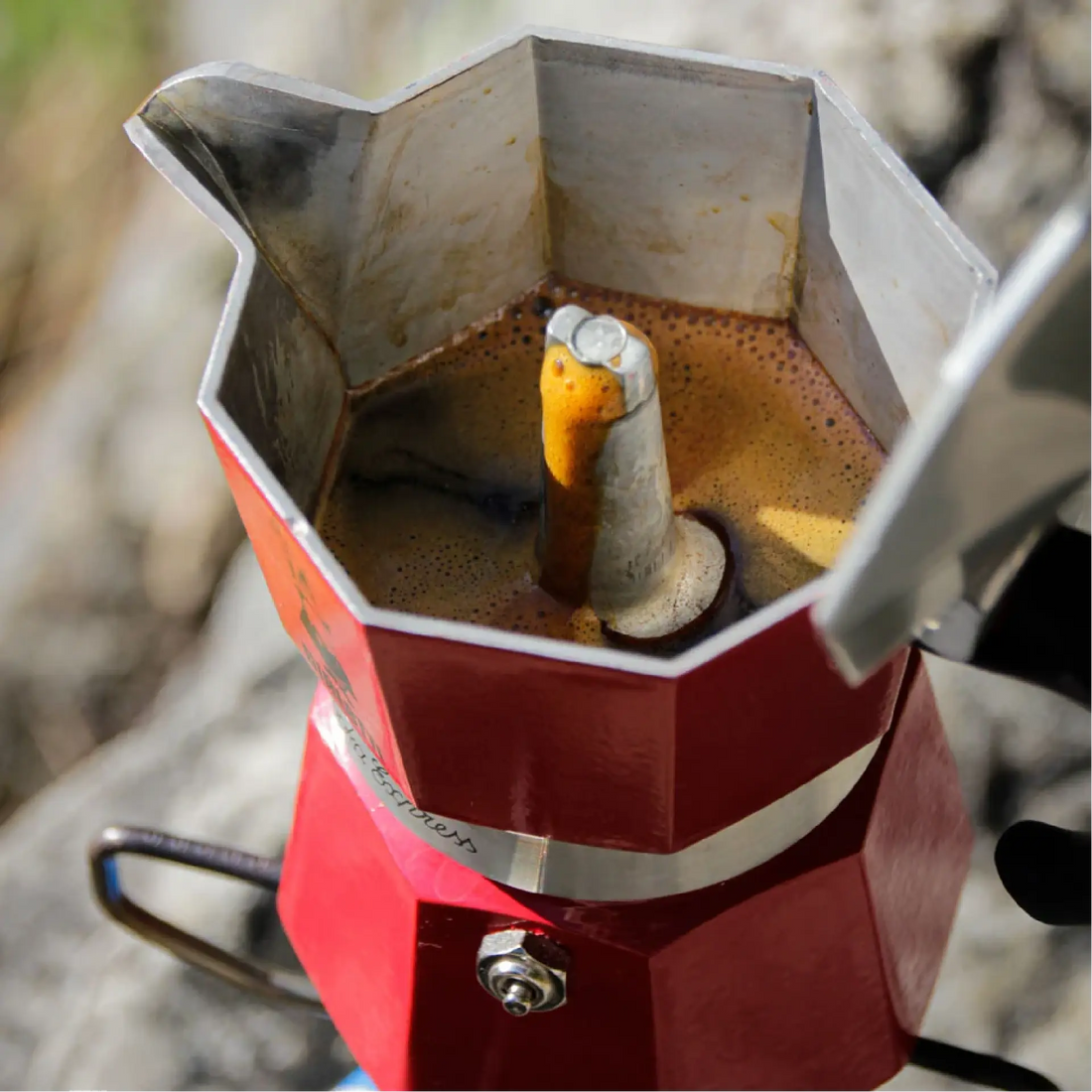 Cómo usar una cafetera moka italiana Bialetti paso a paso (y los errores más comunes)