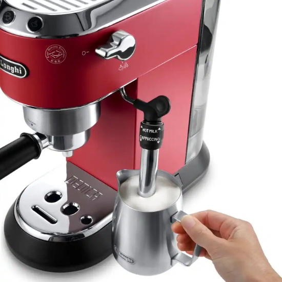 Vista de espumador de leche de la delonghi dedica style roja