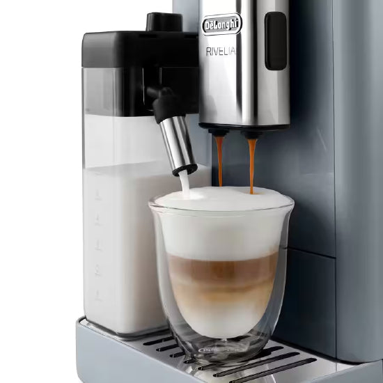 Cappuccino con espuma cremosa preparado con tecnología LatteCrema Hot.